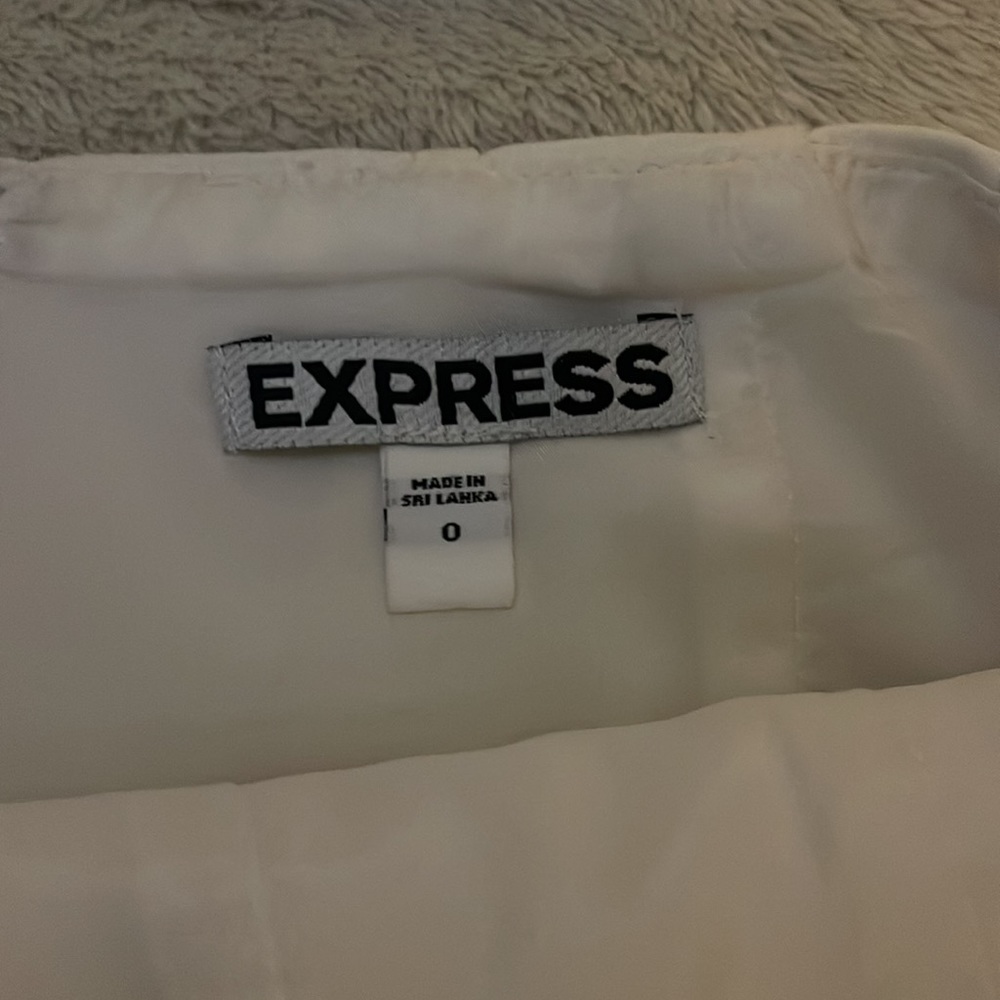 Express - Picture 2 of 2